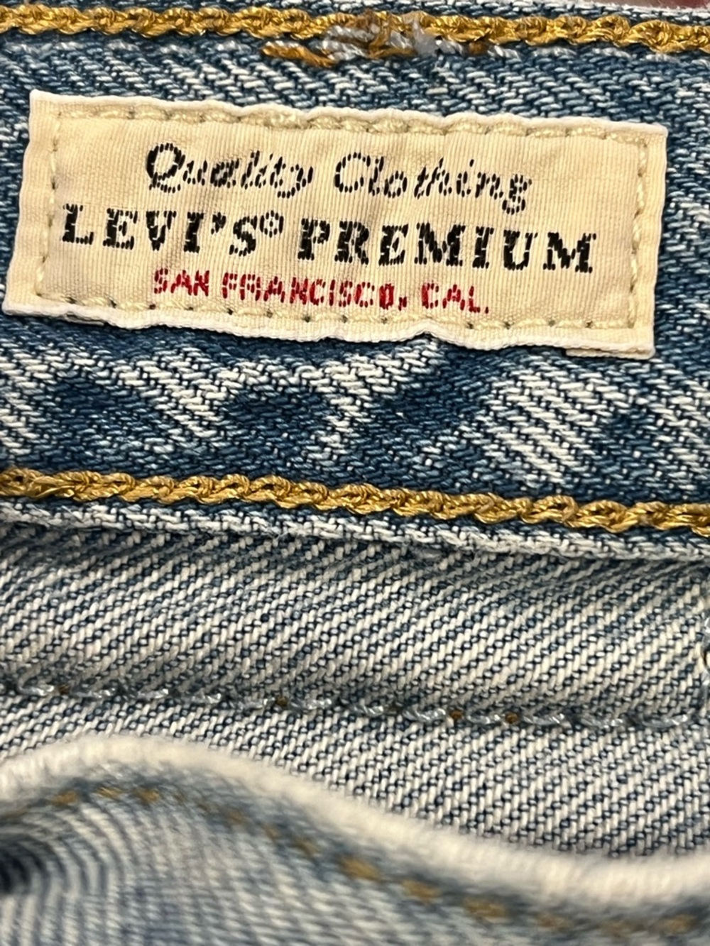 Levi’s Wedgie Straight Jeans Light Wash High Rise Size 28 - Picture 9 of 10